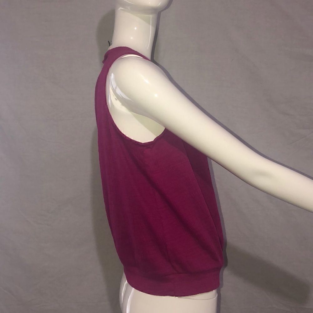 Universal Threads Top   - Picture 4 of 7
